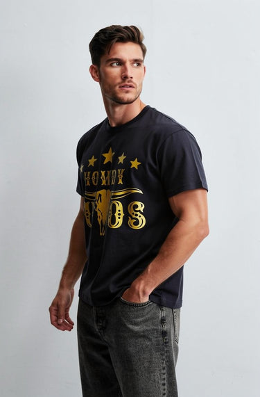 Man’s Howdy Putos Skull Graphic T-Shirt